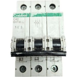 CRABTREE LOADSTAR 40A TRIPLE POLE C TYPE 10KA 6HT40C